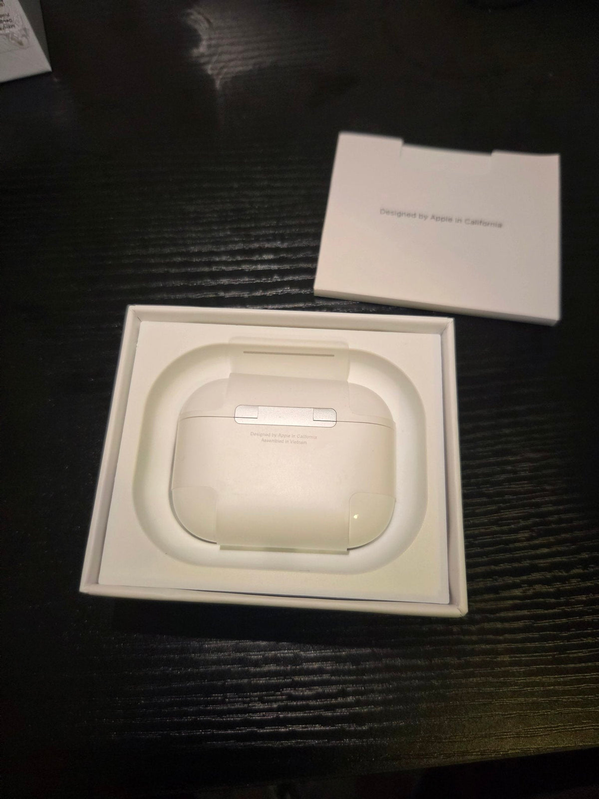 AirPods Pro 3 charging case